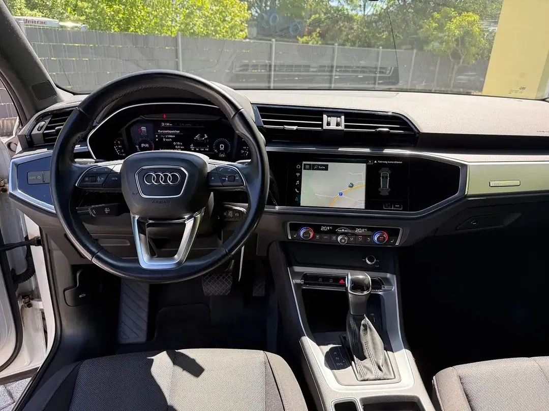 Audi Q3 - Thumbnail 12