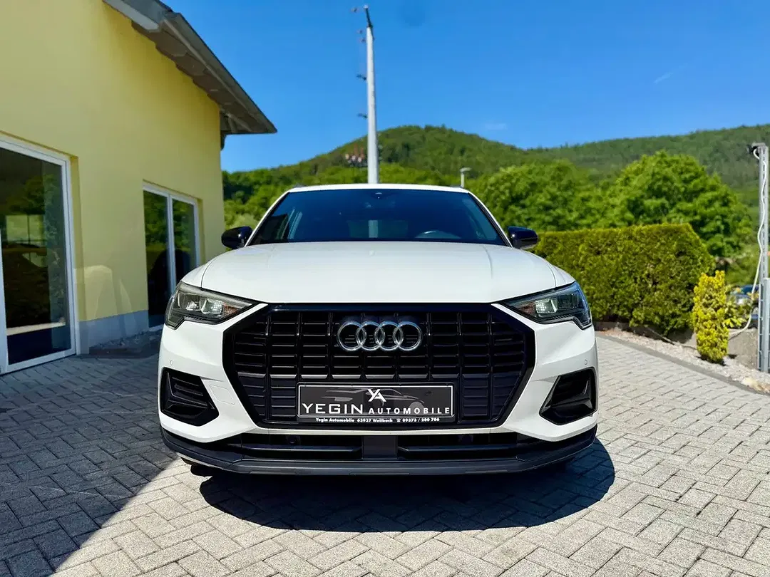 Audi Q3 - Thumbnail 3