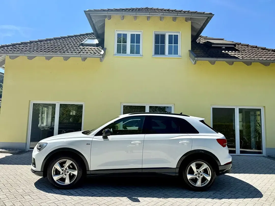 Audi Q3 - Thumbnail 4