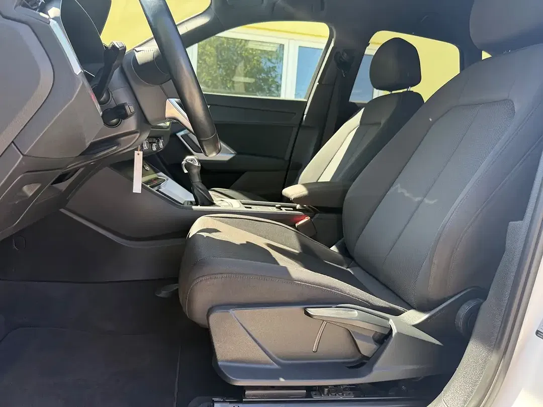 Audi Q3 - Thumbnail 9