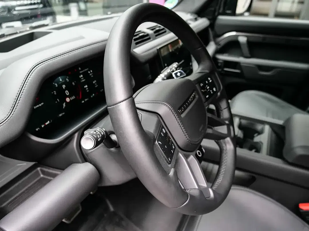 Land Rover Defender - Thumbnail 15
