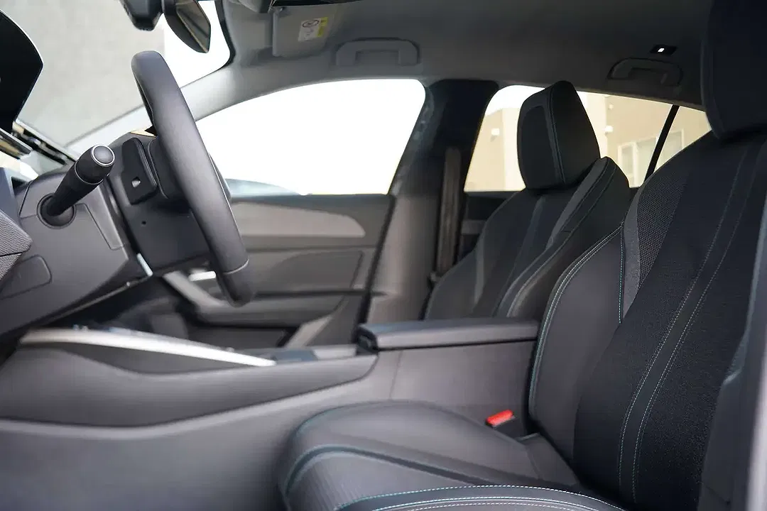 Peugeot 408 - Thumbnail 3