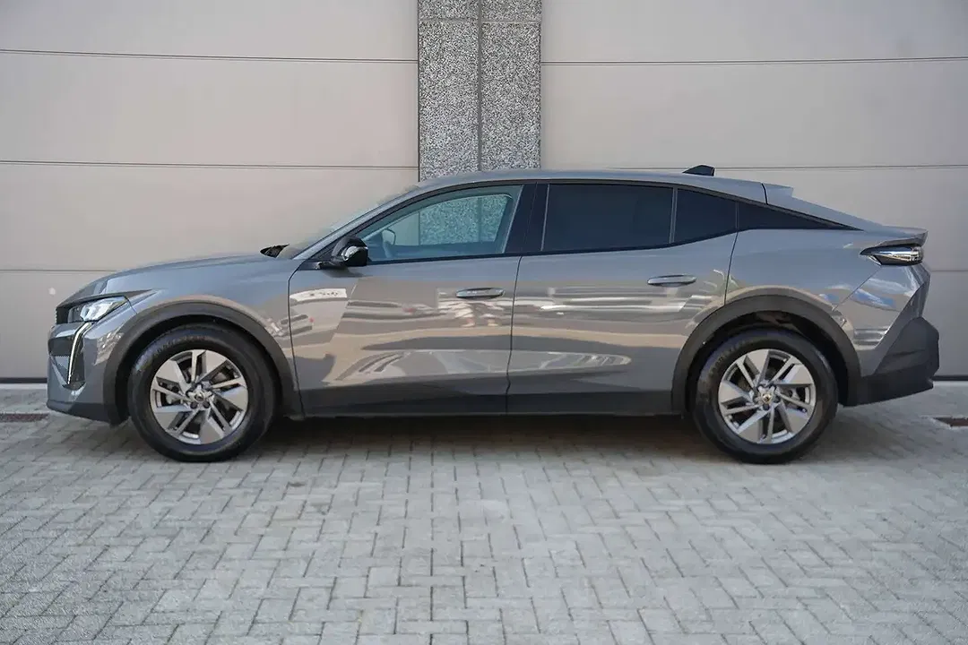Peugeot 408 - Thumbnail 9
