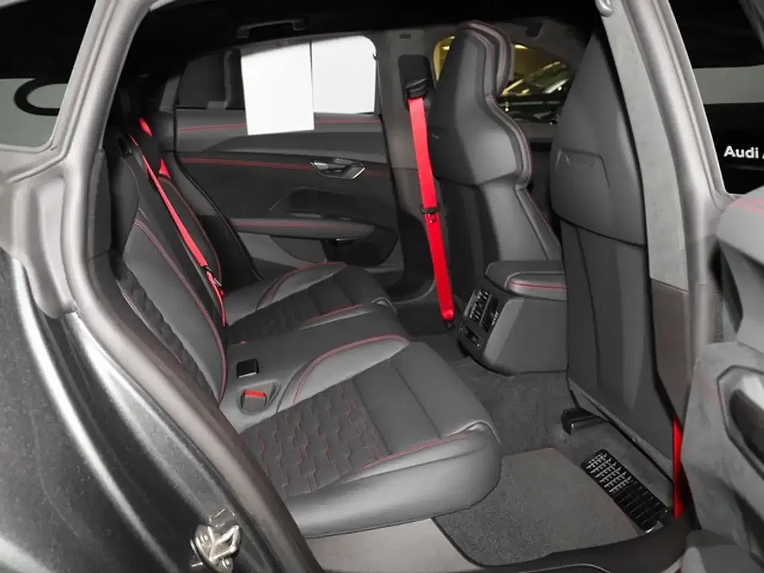 Audi RS e-tron GT - Thumbnail 4