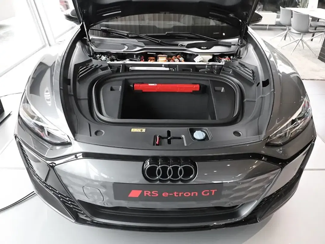 Audi RS e-tron GT - Thumbnail 8