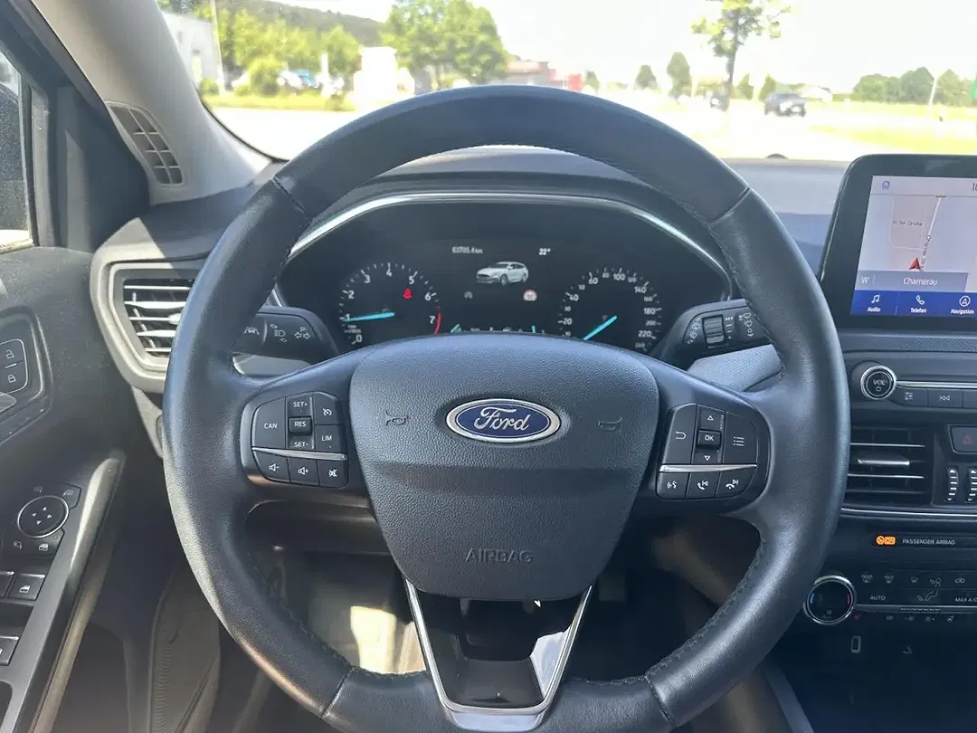 Ford Focus - Thumbnail 7