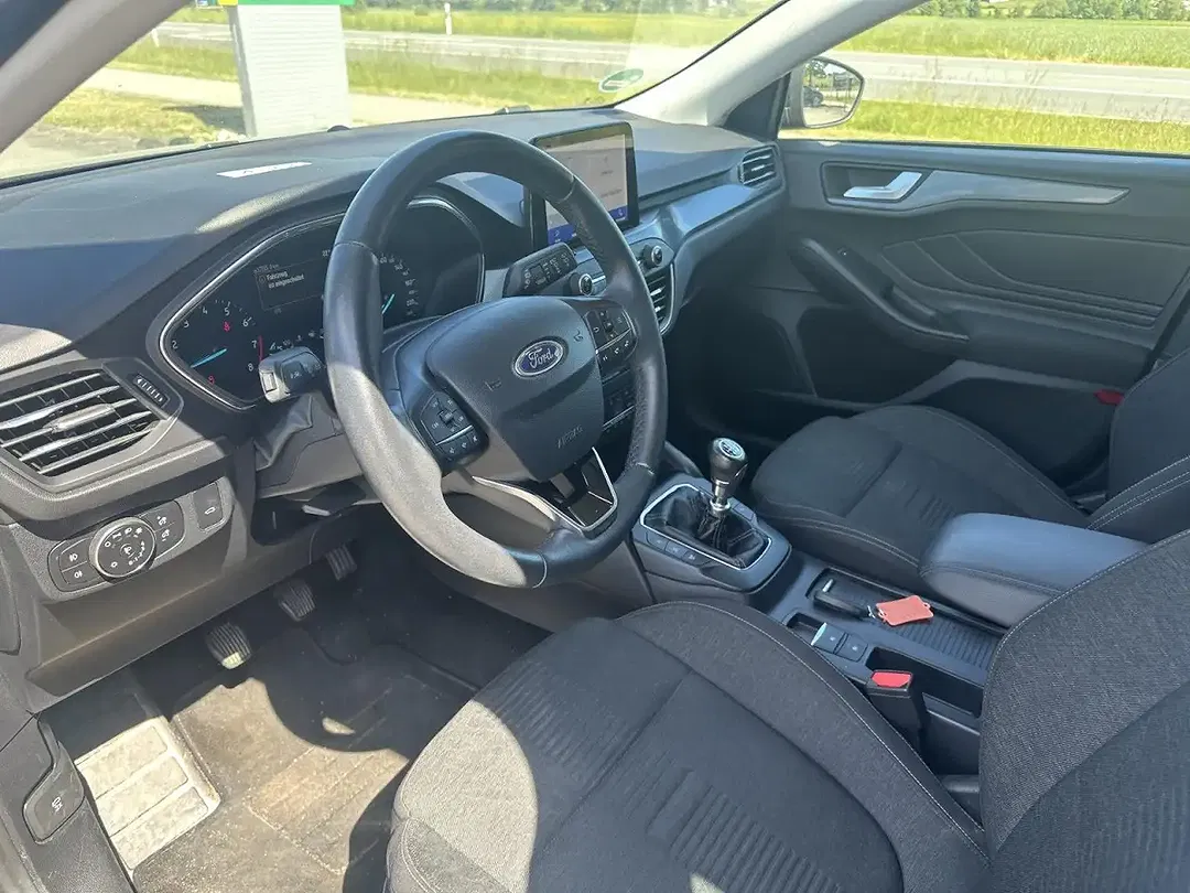 Ford Focus - Thumbnail 8