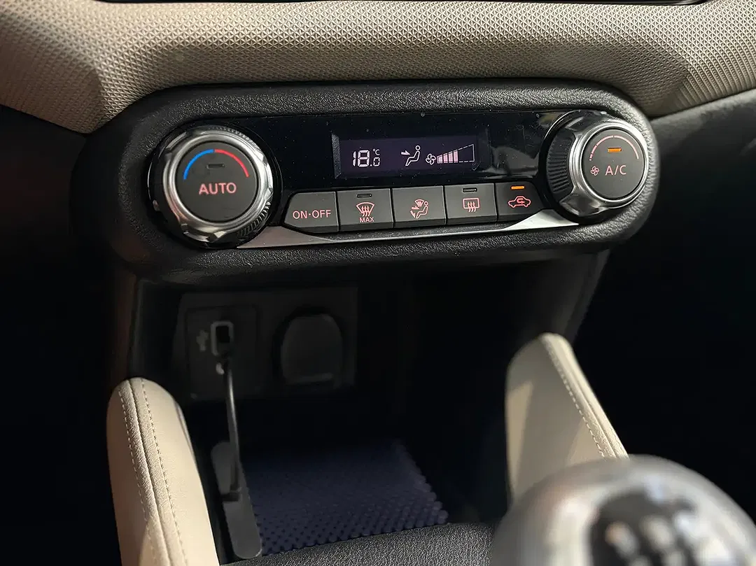 Nissan Micra - Thumbnail 10