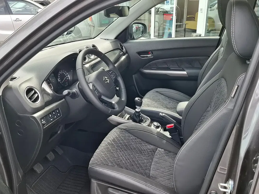 Suzuki Vitara - Thumbnail 10