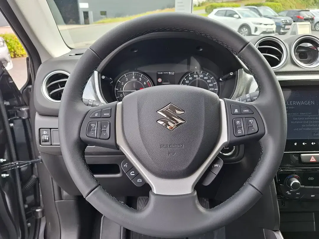 Suzuki Vitara - Thumbnail 12