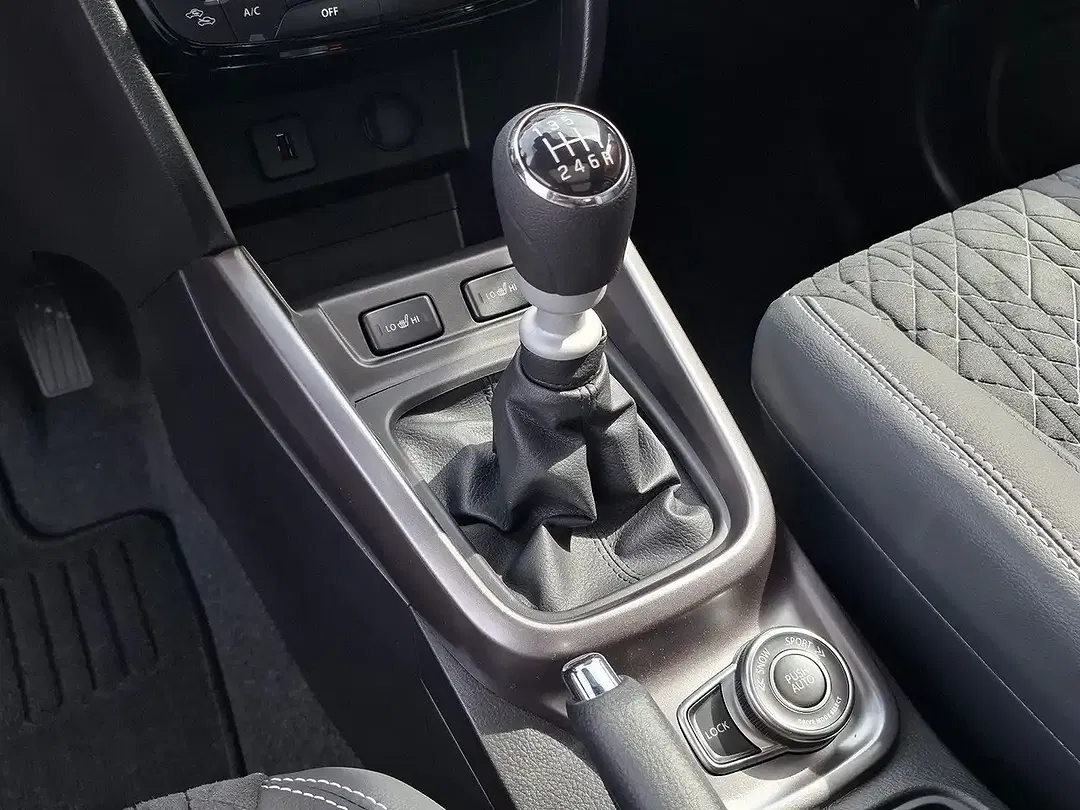 Suzuki Vitara - Thumbnail 14