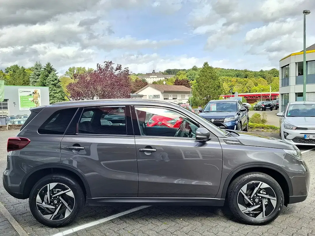 Suzuki Vitara - Thumbnail 5