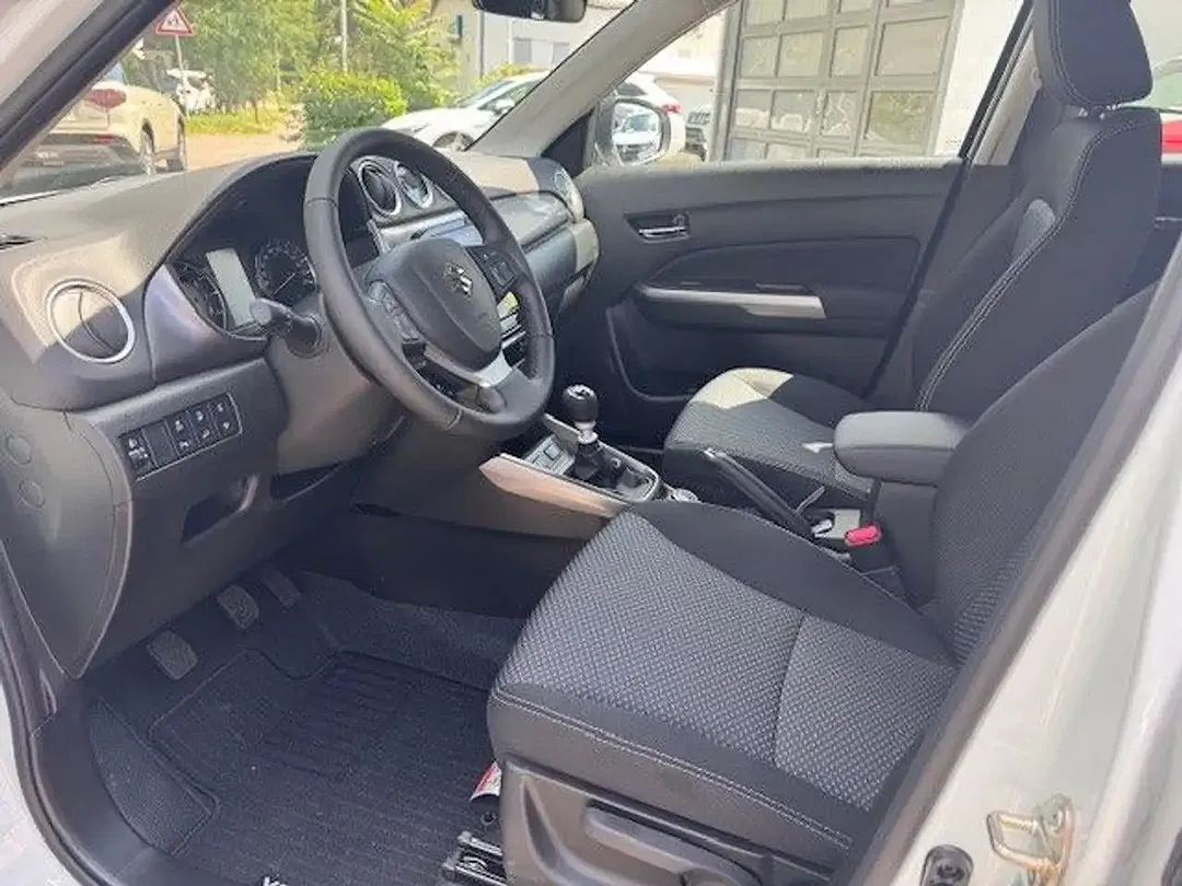 Suzuki Vitara - Thumbnail 10