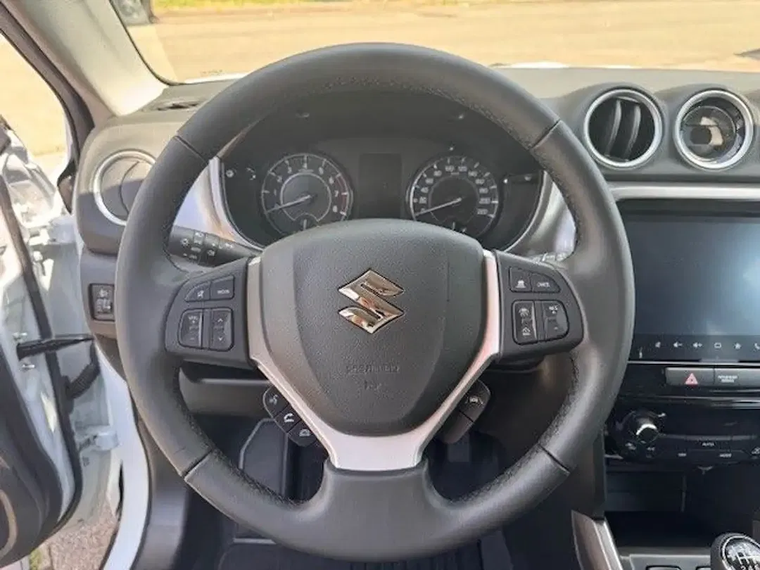 Suzuki Vitara - Thumbnail 11