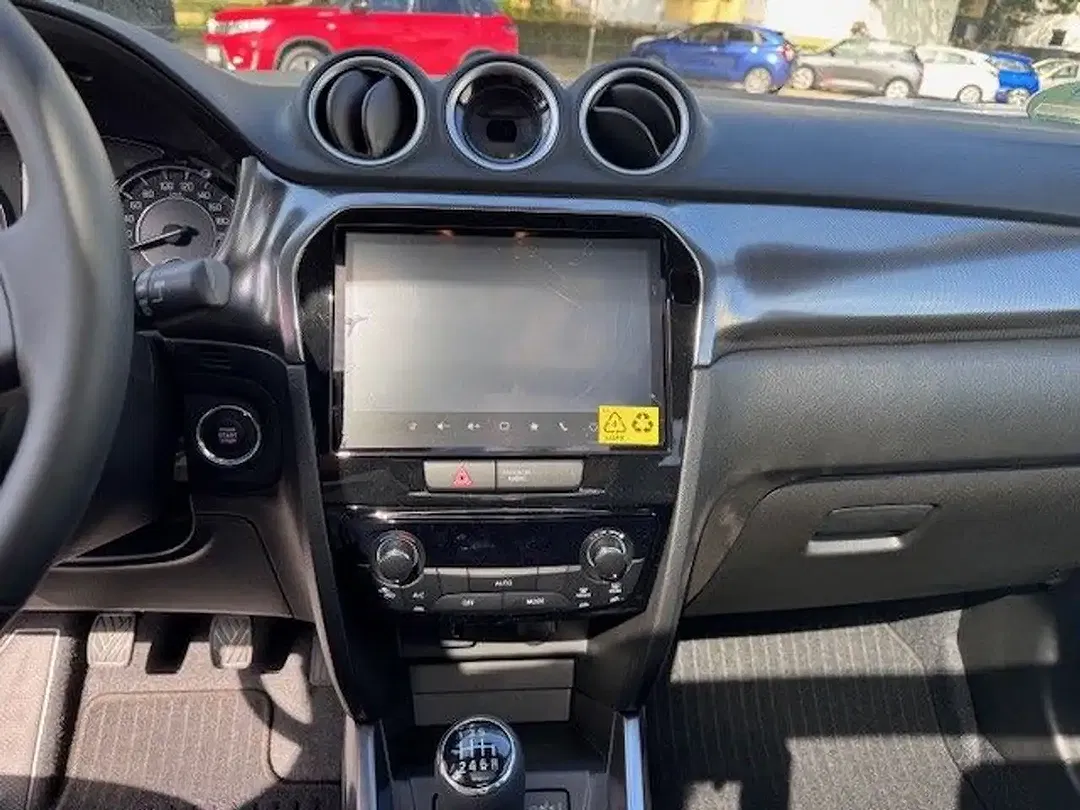Suzuki Vitara - Thumbnail 12