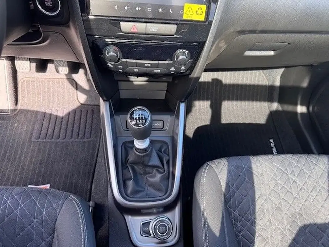Suzuki Vitara - Thumbnail 13