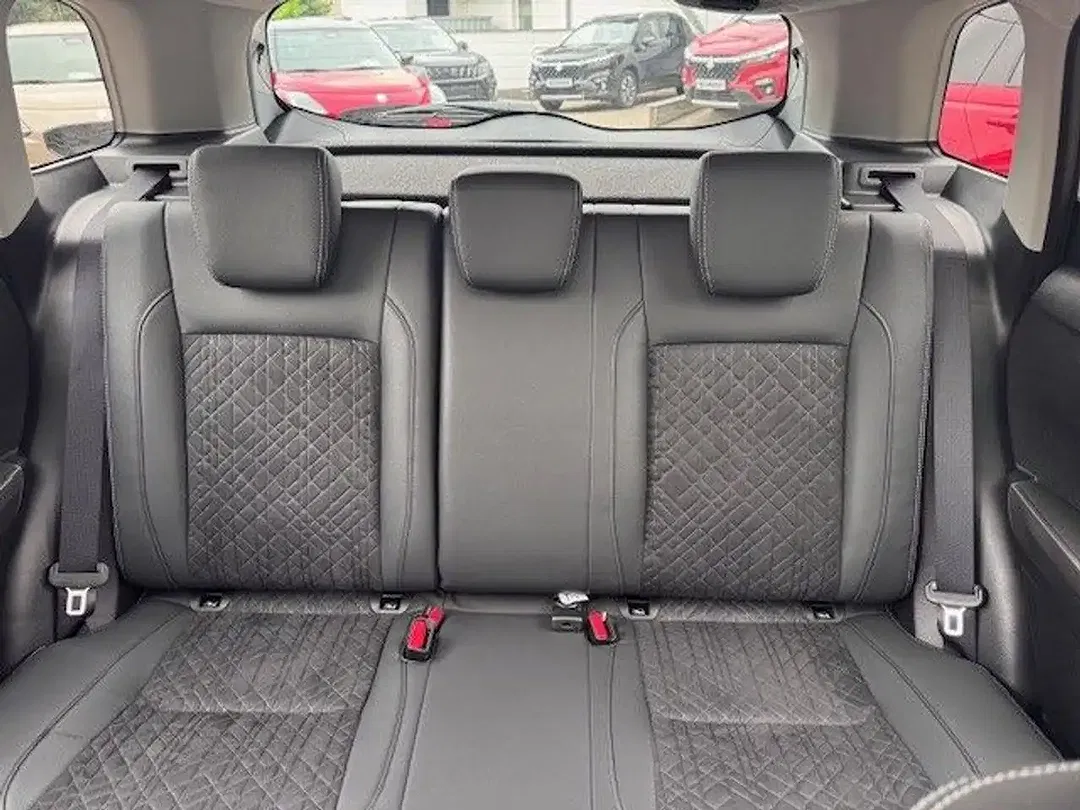 Suzuki Vitara - Thumbnail 15