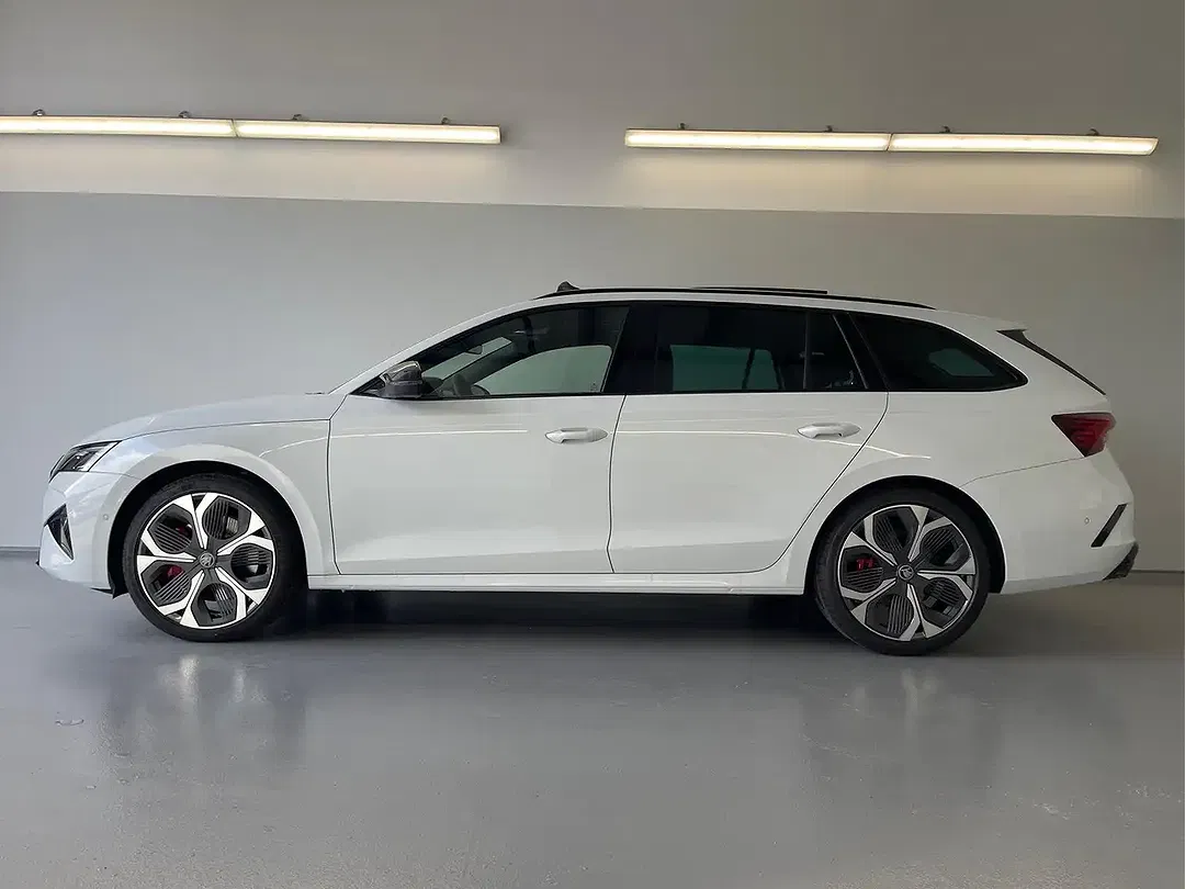 Skoda Octavia - Thumbnail 3