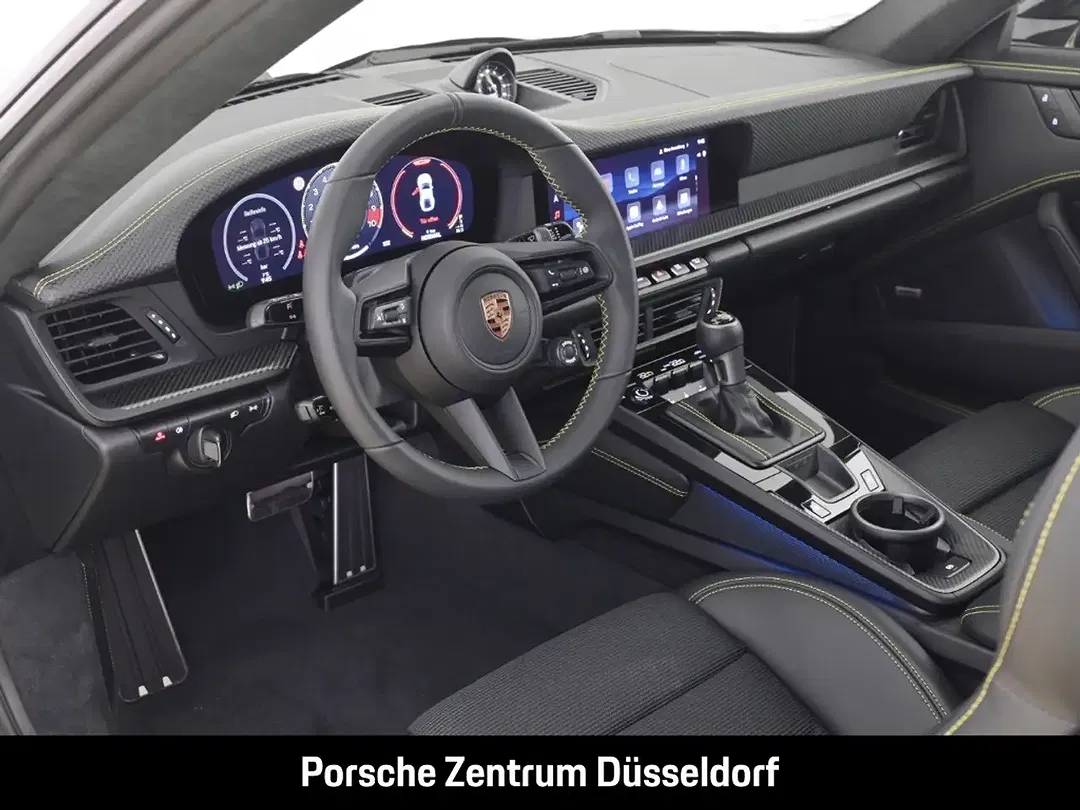 Porsche 992 - Thumbnail 4
