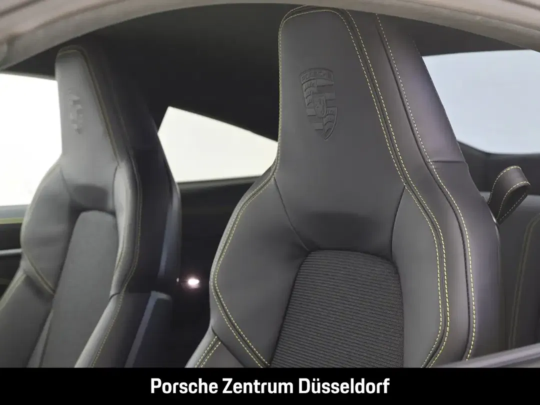 Porsche 992 - Thumbnail 5