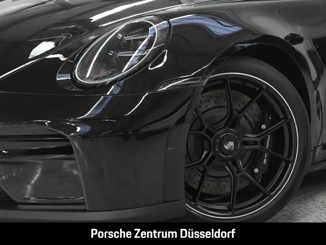 Porsche 992 - Thumbnail 8