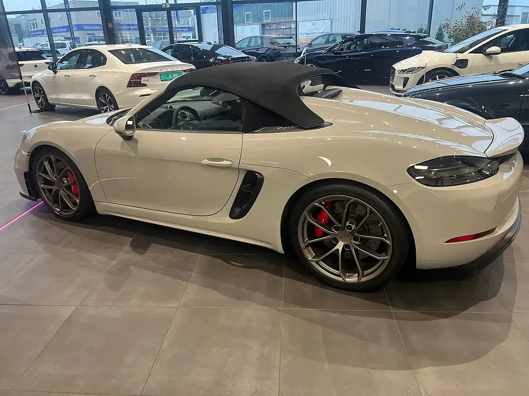 Porsche 718 Spyder - Thumbnail 15