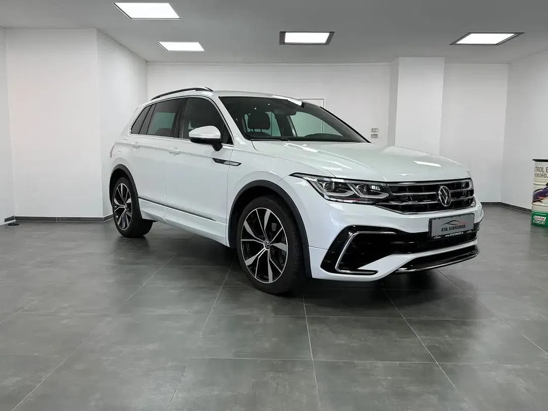 Volkswagen Tiguan - Thumbnail 1