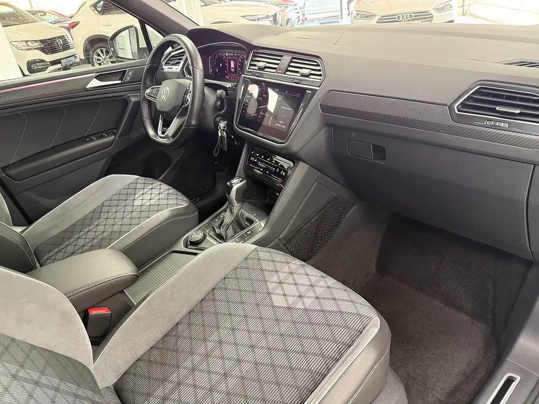 Volkswagen Tiguan - Thumbnail 11