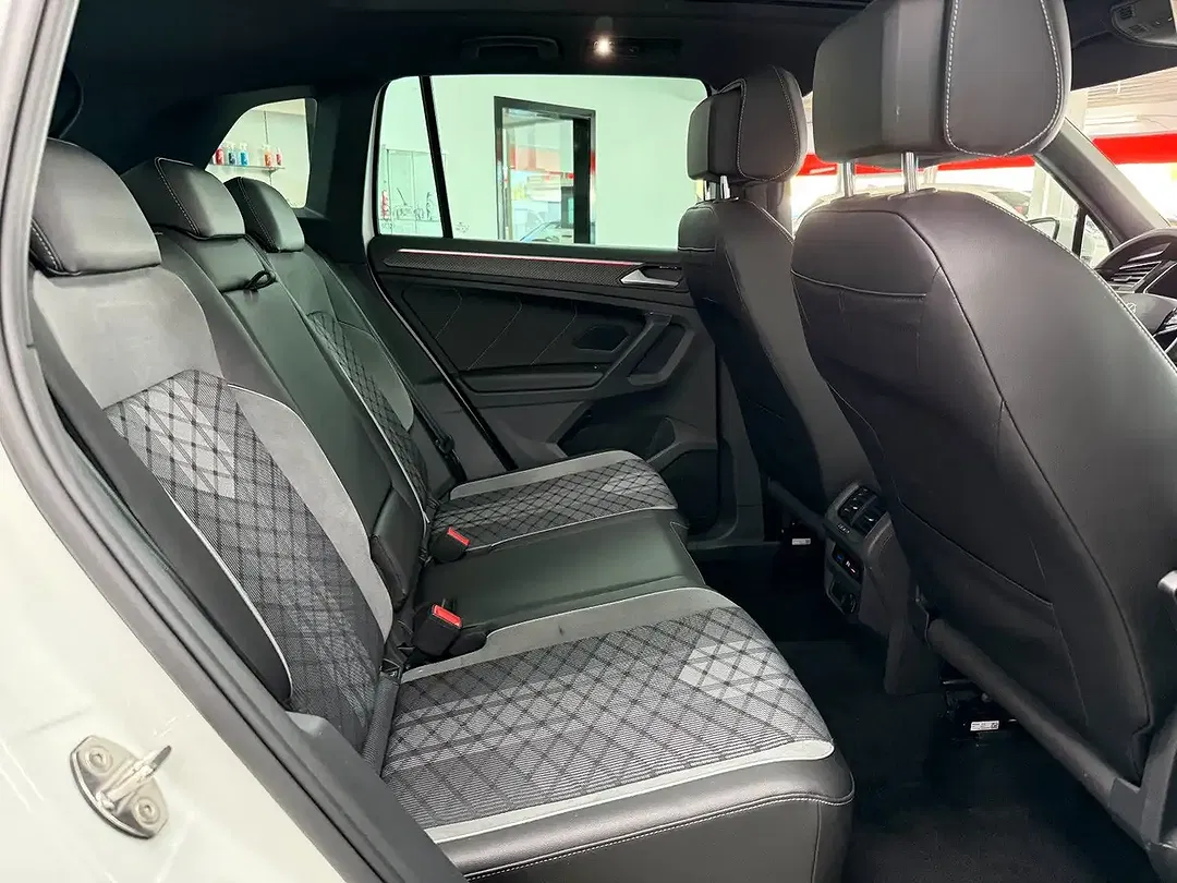 Volkswagen Tiguan - Thumbnail 14