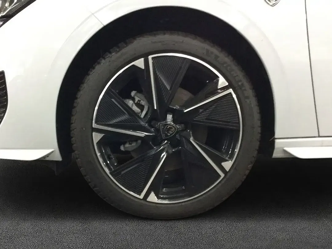 Peugeot 308 - Thumbnail 6