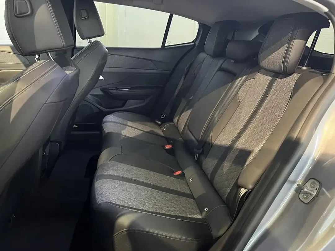 Peugeot 408 - Thumbnail 15