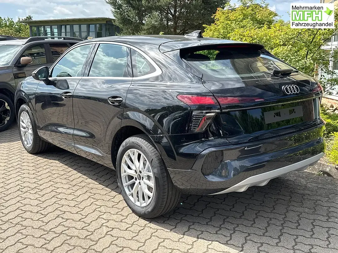 Audi Q3 - Thumbnail 3