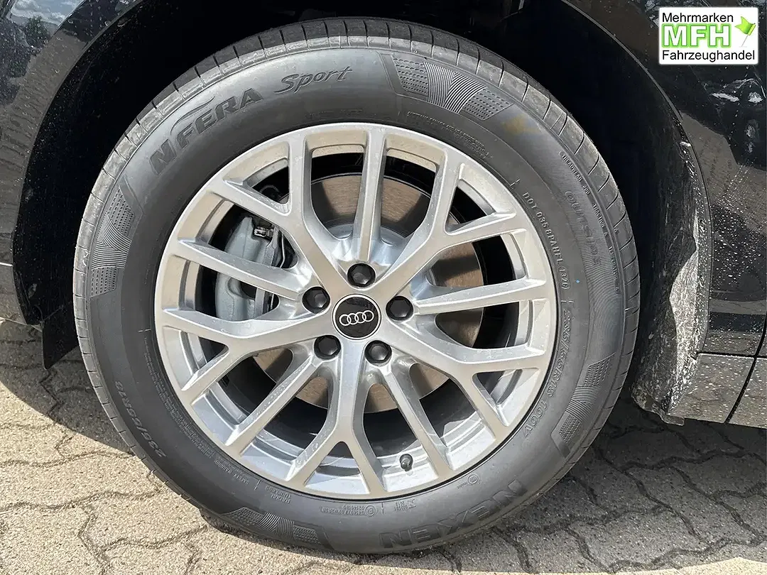 Audi Q3 - Thumbnail 5