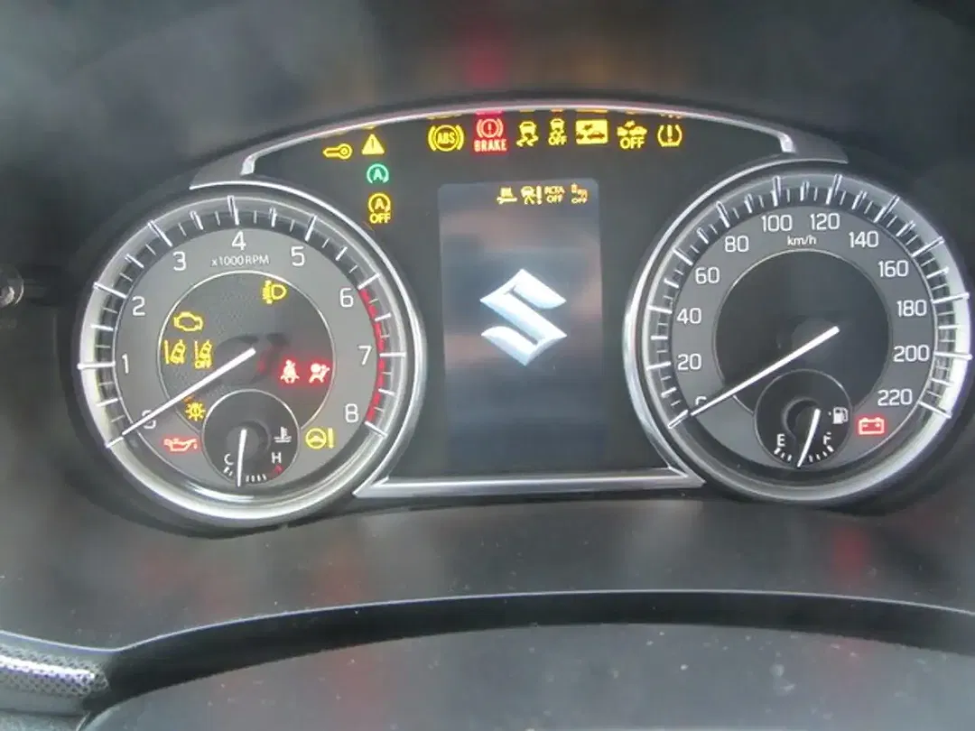 Suzuki Vitara - Thumbnail 6