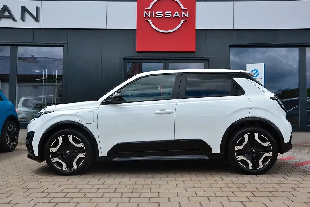 Nissan Micra - Thumbnail 5