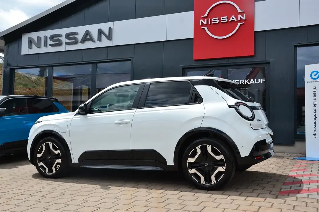 Nissan Micra - Thumbnail 6