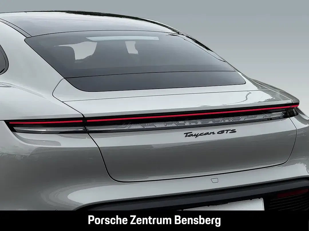 Porsche Taycan - Thumbnail 10