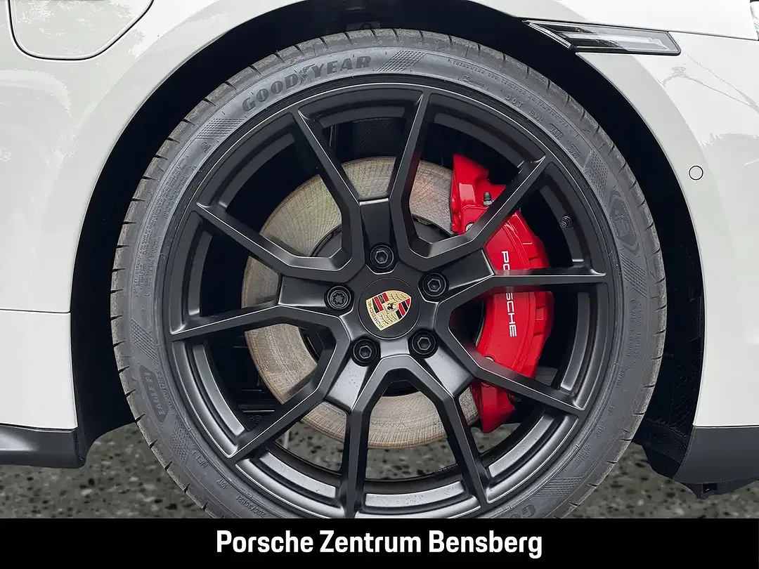 Porsche Taycan - Thumbnail 13