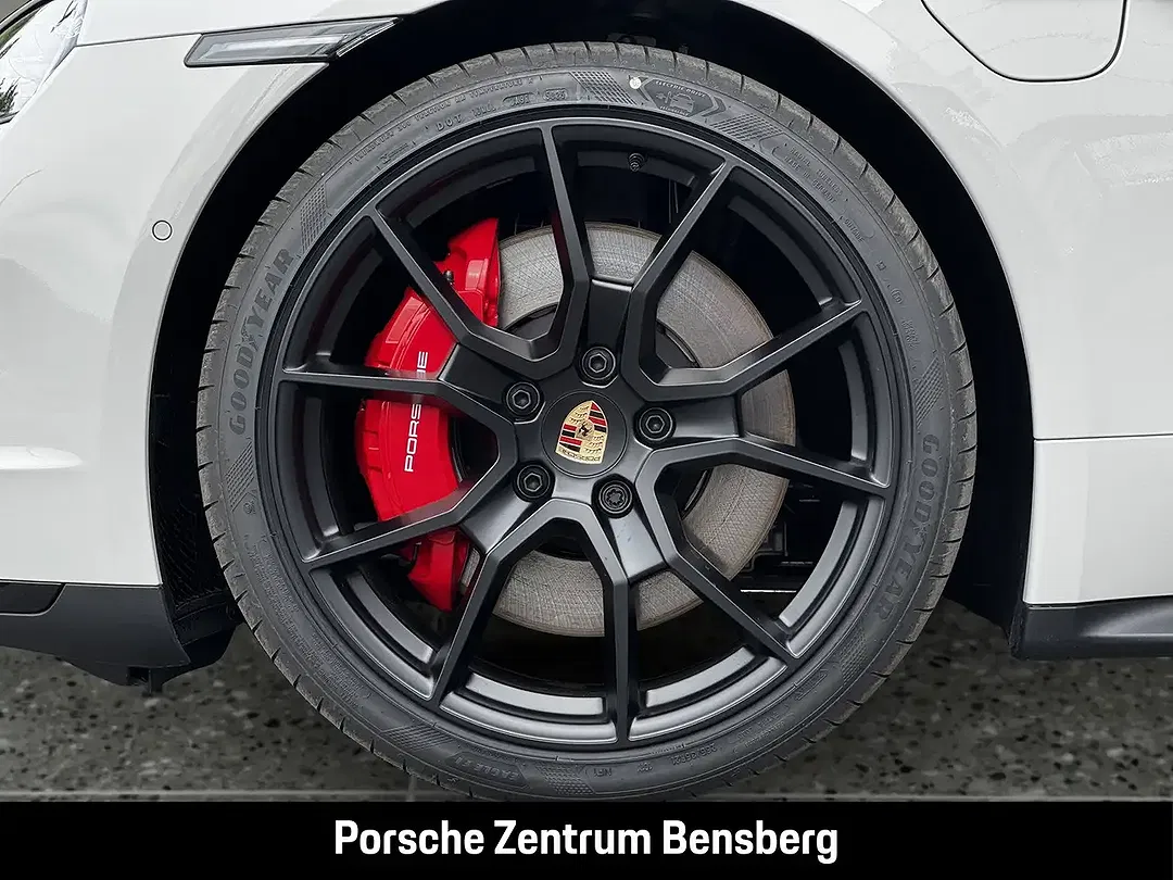 Porsche Taycan - Thumbnail 14