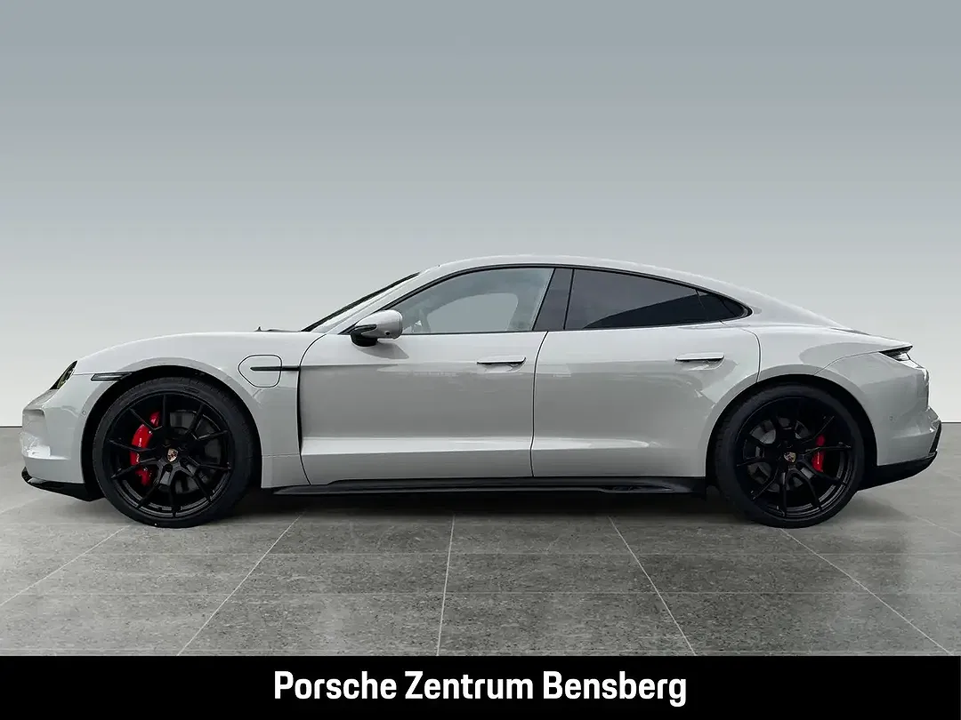 Porsche Taycan - Thumbnail 2
