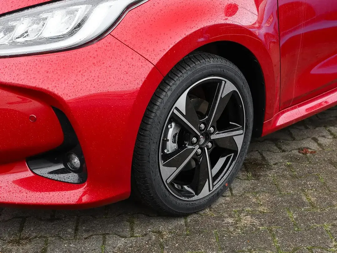 Toyota Yaris - Thumbnail 11