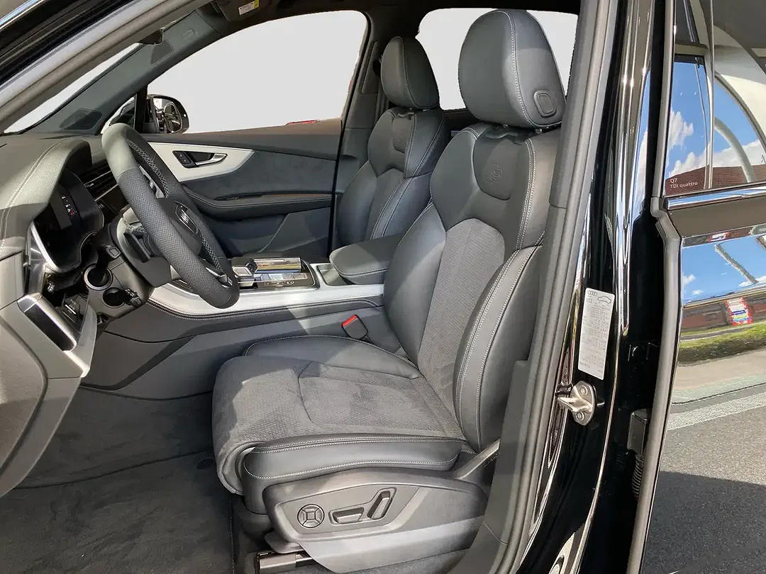 Audi Q7 - Thumbnail 9