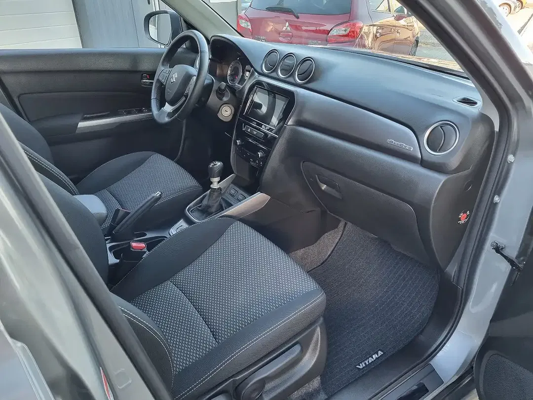 Suzuki Vitara - Thumbnail 9