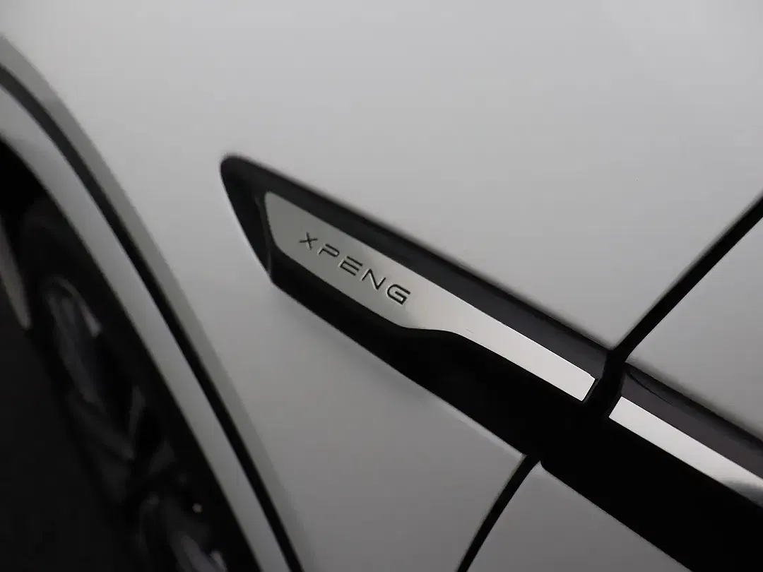 Xpeng G6 - Thumbnail 9