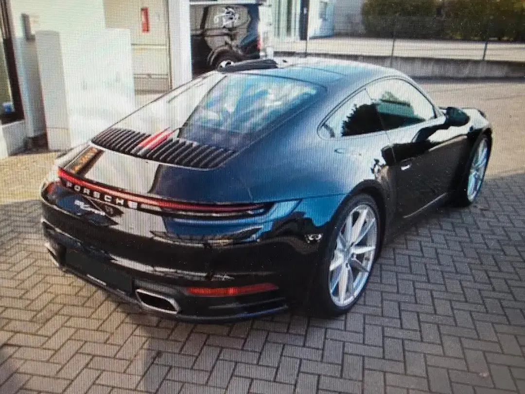 Porsche 992 - Thumbnail 4