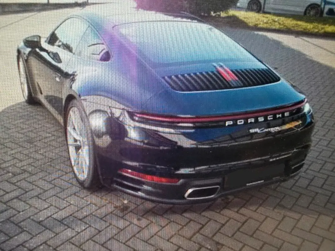 Porsche 992 - Thumbnail 5
