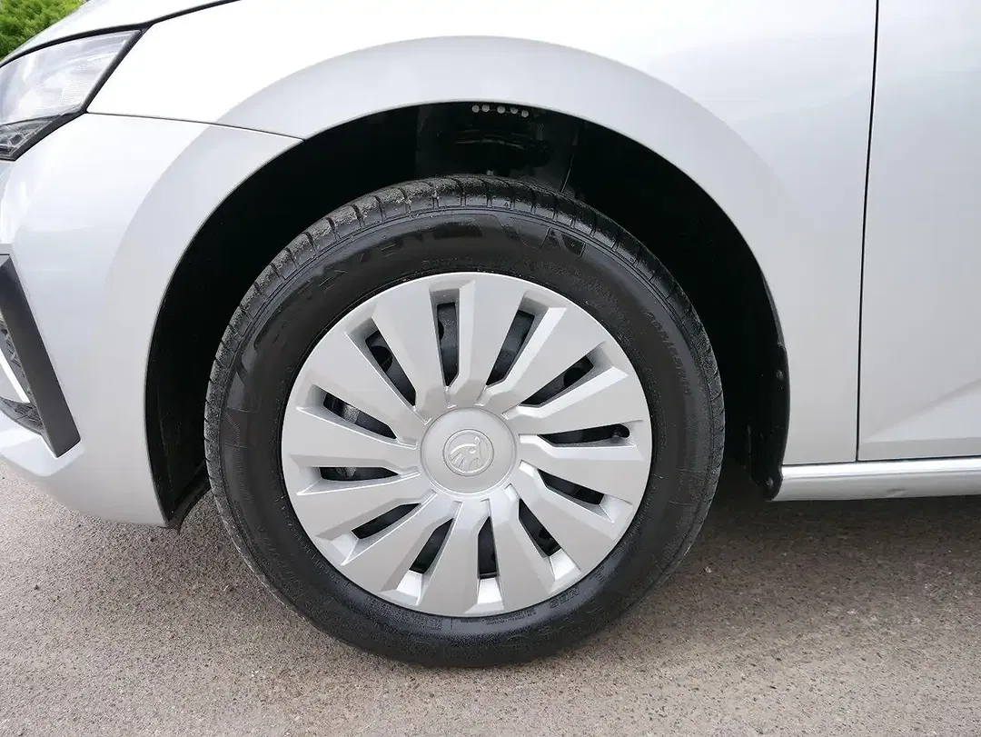 Skoda Scala - Thumbnail 4