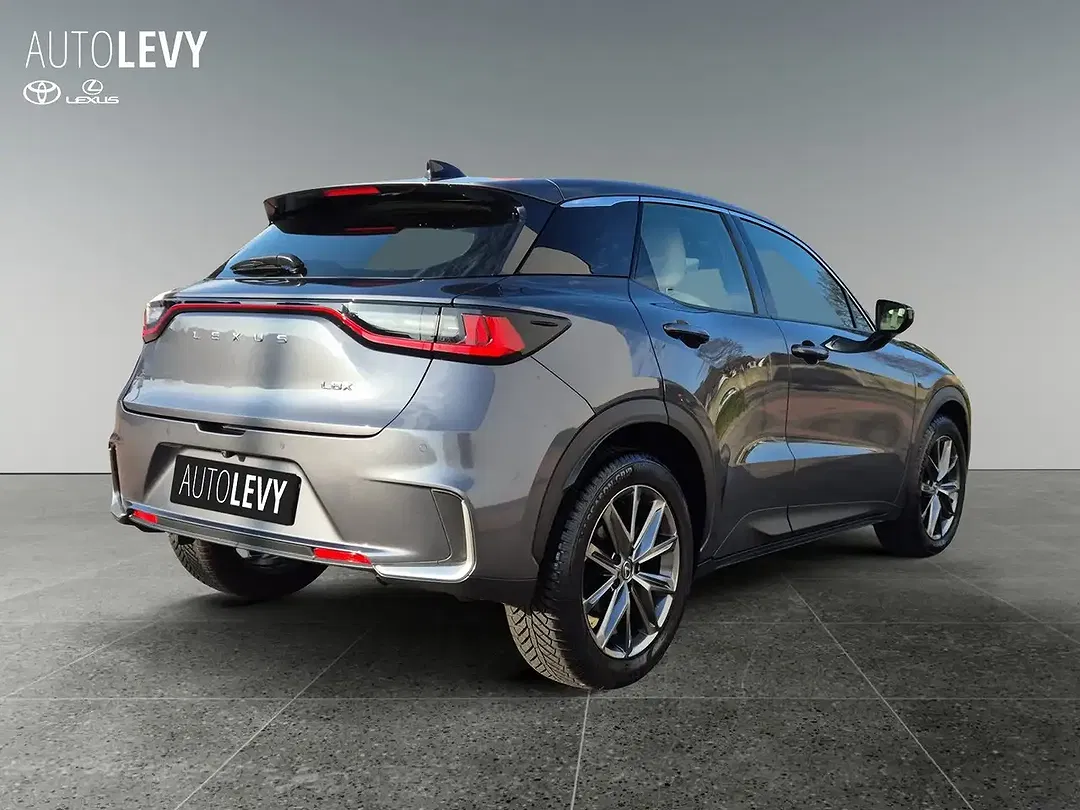 Lexus LBX - Thumbnail 6