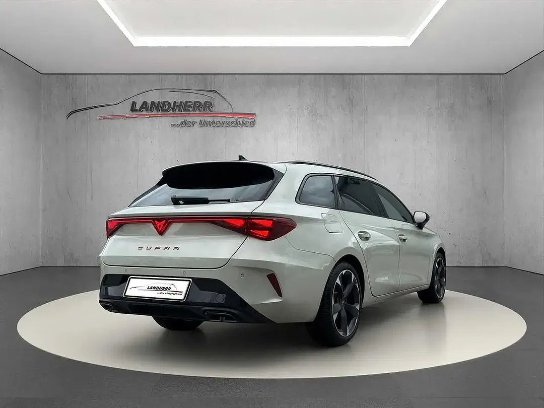CUPRA Leon - Thumbnail 3