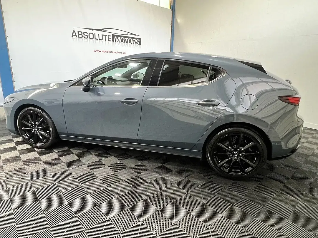 Mazda 3 - Thumbnail 4